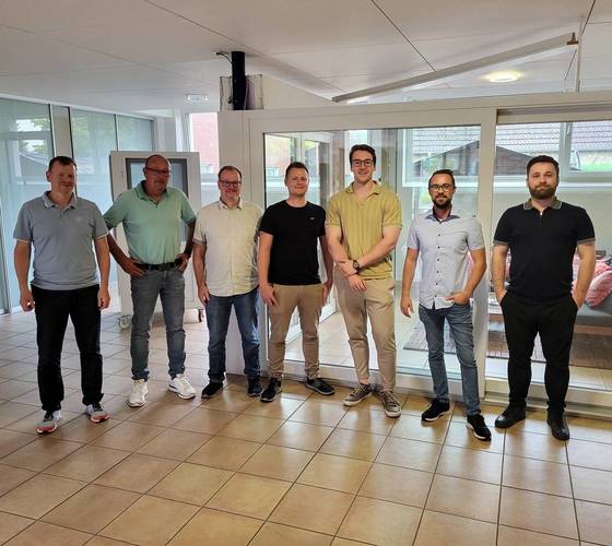 Das Tepasse- und das 3E-Team zu Besuch bei HILGO.